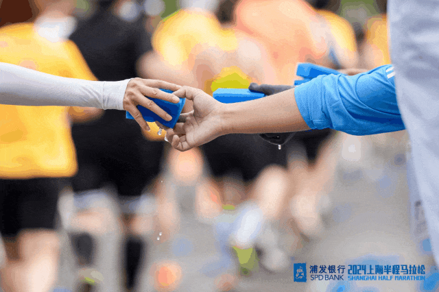 上海半马：向着白金标稳步迈进的赛事，上海半马：一场服务超棒的半程马拉松