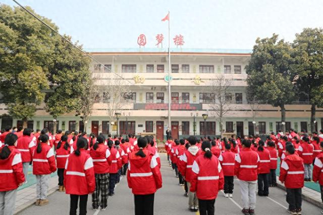 法官进北关小学，法治教育点亮青少年未来，新野法院：送法进校园，构建青少年法治防护网