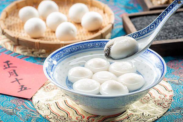 元宵节临近，“0蔗糖”汤圆食用有讲究，“0蔗糖”汤圆热销，专家提醒莫过量食用