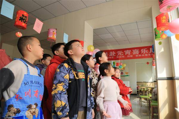 无棣：元宵活动，老幼同欢，社区温情满满，元宵佳节，无棣社区活动：老幼共乐，温情四溢