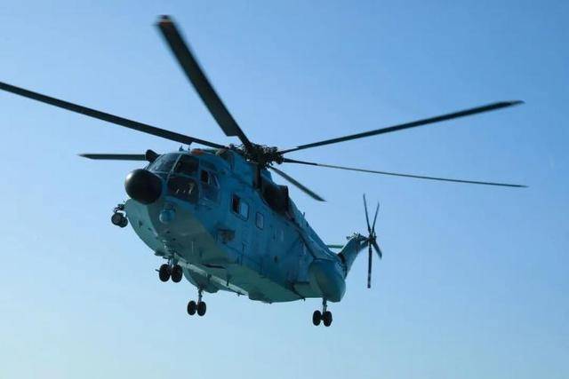 南部战区海军航空兵直升机训练全记录，海军航空兵直升机：南部战区的训练风采