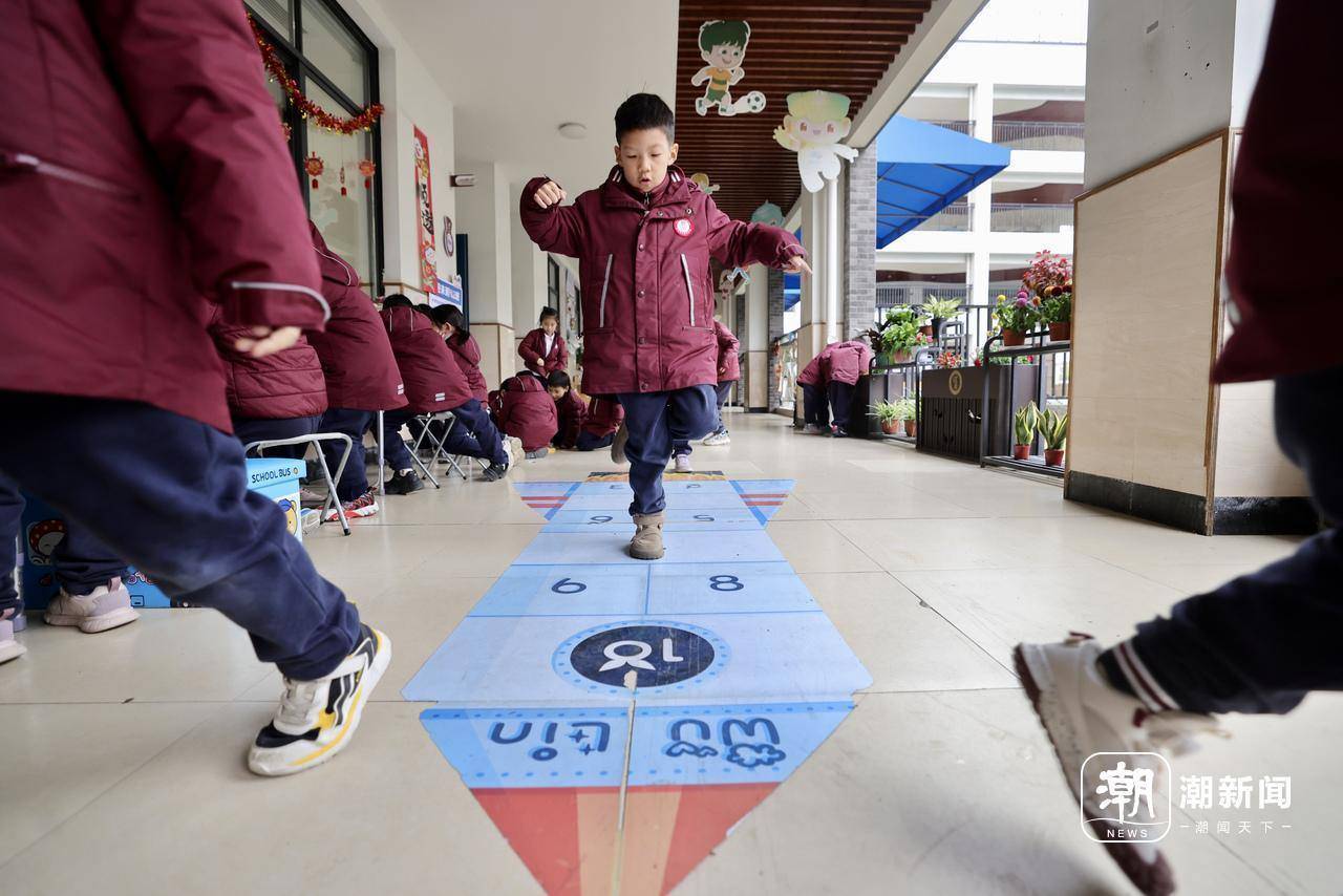 观成武林小学课间15分钟：运动、养动物，乐趣多多