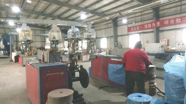 双河市兴农塑业：加紧生产，迎春耕“开门红”