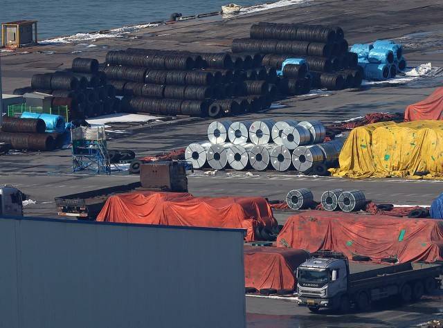 韩国钢铁企业应对美国关税：海外投资背后的国内隐忧，特朗普关税政策下韩国制造业的挣扎：从钢铁到汽车