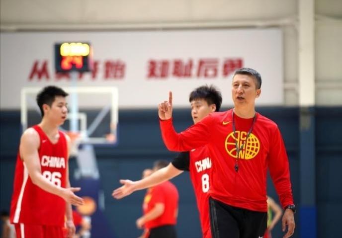 CBA最新资讯：俱乐部杯战况及球队新动态，CBA俱乐部杯：各队动态与联赛重要调整汇总