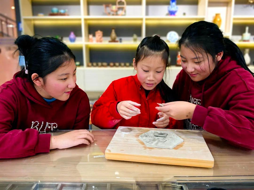 新学期，徐汇区青少年活动中心的全方位成长计划