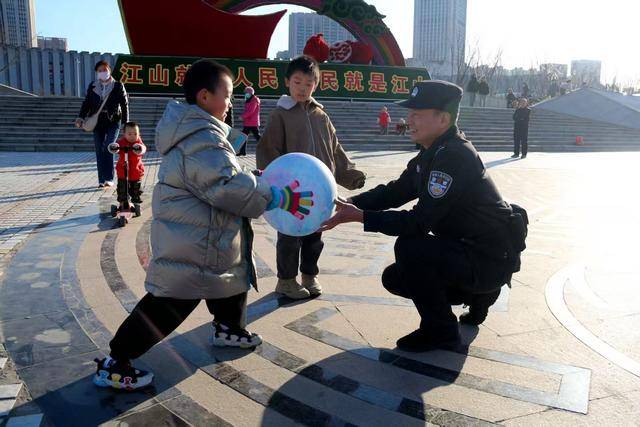 新乡特警王夏雷：守护平安的忠诚卫士