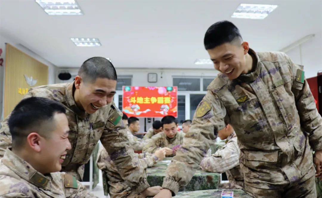 蛇年新春，东极边关新兵过年记