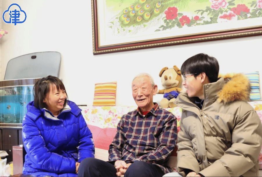 林则银：春节坚守社区，温暖居民心田