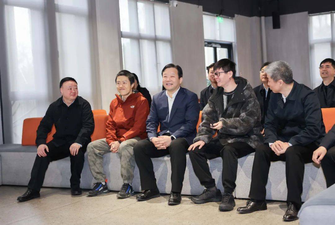 市委书记曹立军助力成都文创，〈哪吒〉系列票房辉煌，〈哪吒之魔童闹海〉票房破62亿，成都文创产业受关注