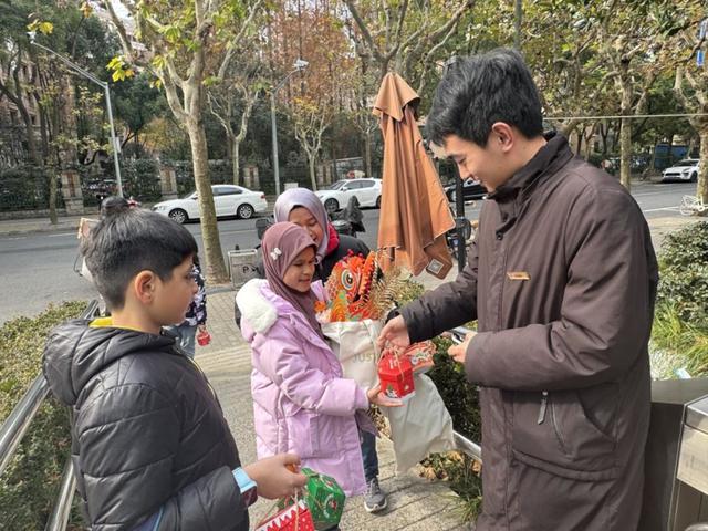 浦东新区的社区志愿服务：聚焦居民需求 走进浦东社区：感受“邻里守望”志愿服务的魅力
