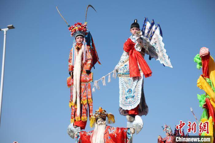 2月9日青海西宁大通社火巡演：传统民俗的活力展现，青海西宁大通社火进城巡演：传统民俗的盛大狂欢
