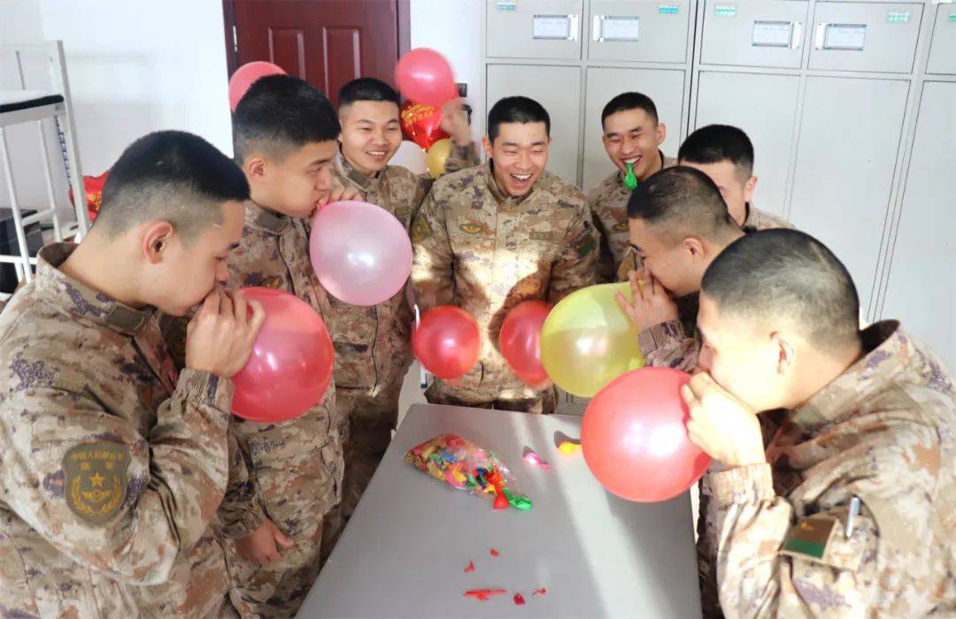 蛇年新春，东极边关新兵过年记