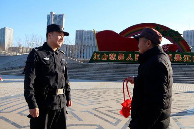新乡特警王夏雷：守护平安的忠诚卫士