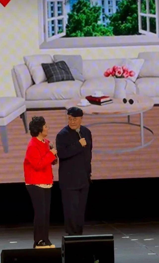 赵本山纽约演出：浓郁中国风与高涨热情，赵本山携辽宁民间艺术团纽约开演：经典重现