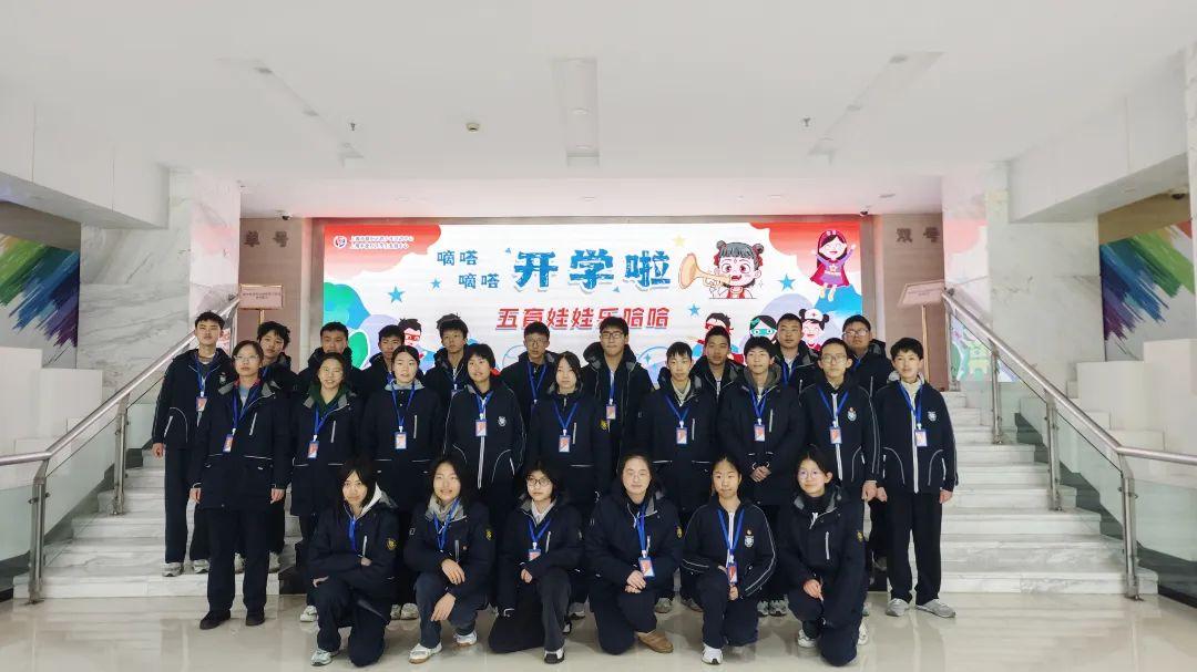 新学期，徐汇区青少年活动中心的全方位成长计划