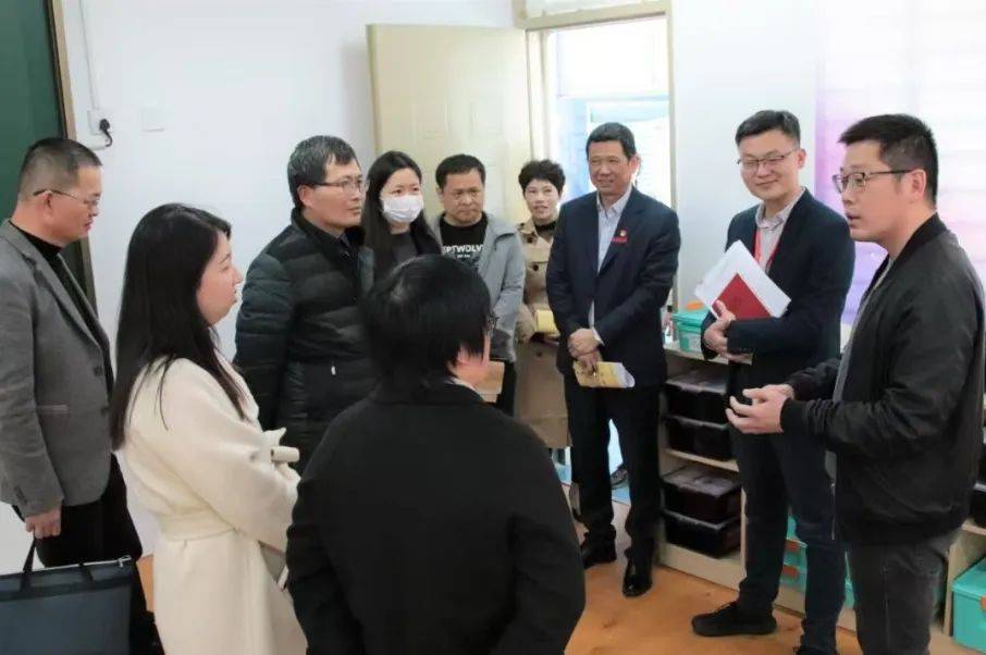 走进南侨中学：市教育局主要领导调研之行全记录，南侨中学迎来市教育局主要领导调研，聚焦多方面发展