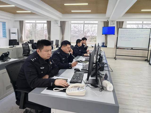 惊！车辆失控，湖北交警一小时隔空救命 湖北高速上演生死时速，交警力挽狂澜