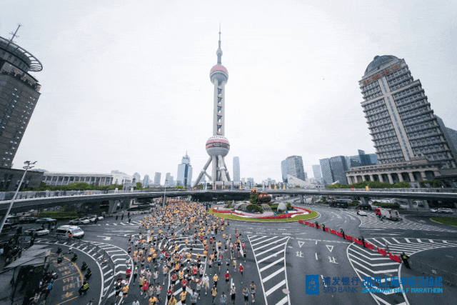 上海半马：向着白金标稳步迈进的赛事，上海半马：一场服务超棒的半程马拉松