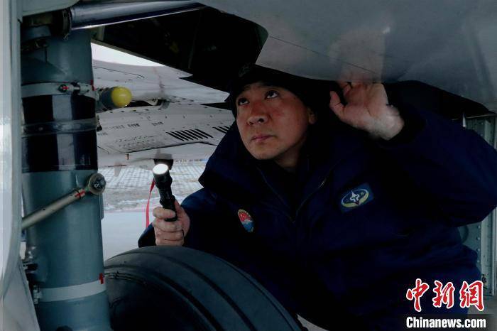 春节不回家，中国军人的使命坚守 平凡岗位非凡坚守：春节中的中国军人