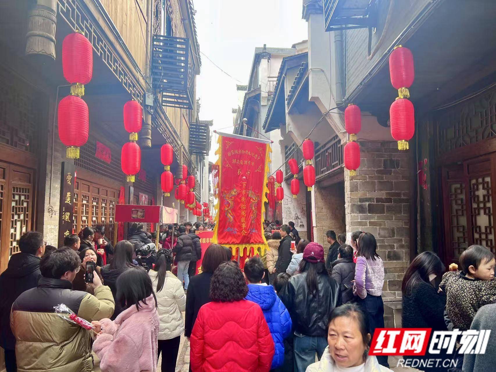 小演员扮孙悟空：长乐故事会的讨喜元素
