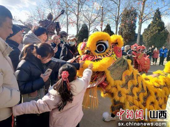 介休春节：文旅活动多样，市民欢乐过年 山西介休春节：丰富文旅活动，畅享新春佳节