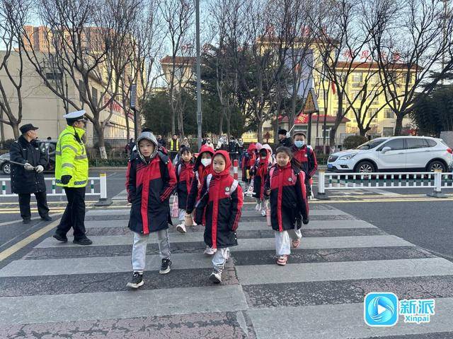 潍坊开学日：有爱有趣的新学期开端，新学期，潍坊学校开学仪式满是爱与祝福