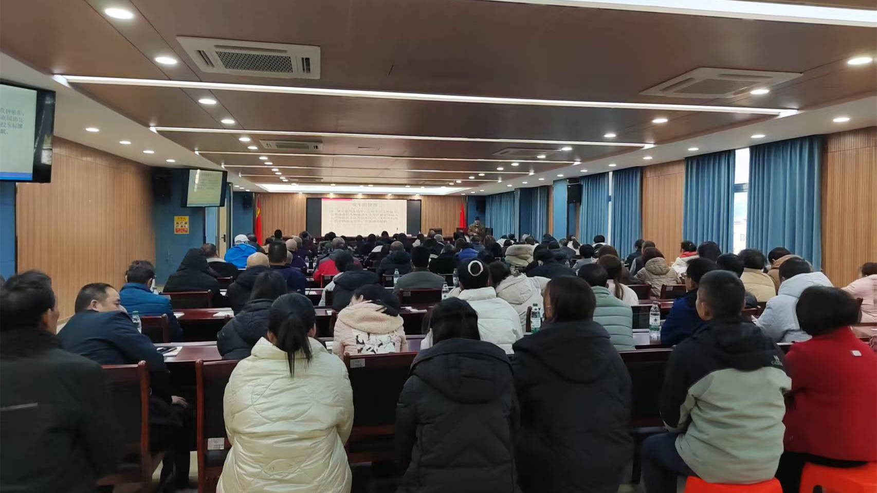 清新区教育局举办校车安全培训：强化人员能力，保障学生出行