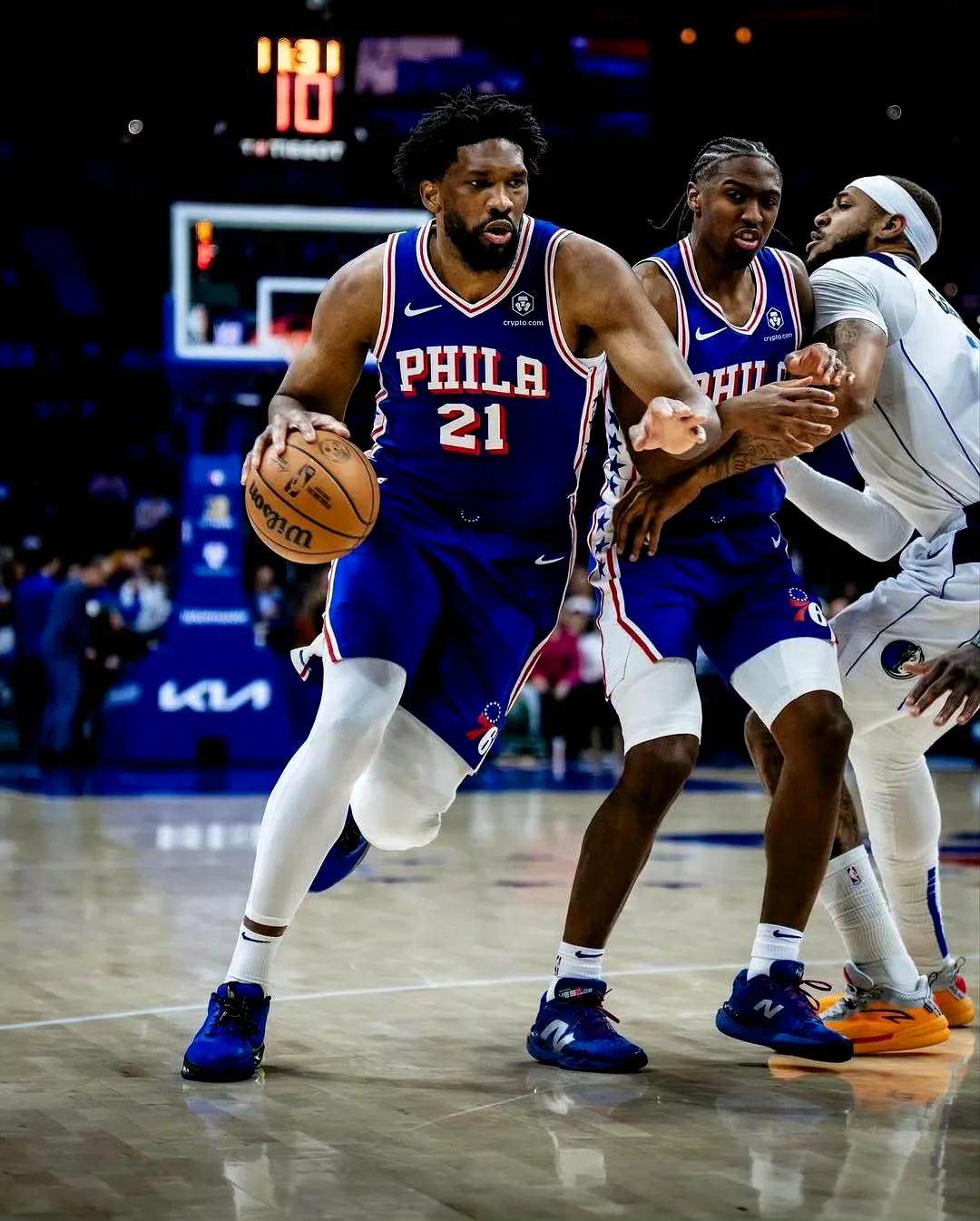 独行侠对战76人：焦灼之战背后的西部局势 2月5日NBA：独行侠与76人激战，欧文难救主