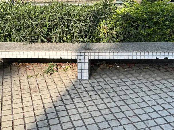 中山港社区：环境整治靠大家，志愿者带头，中山港社区：人居环境整治，志愿者谱写奉献篇章