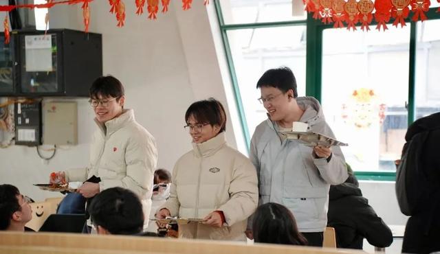 开学啦！校园里的青春画卷，2025开学日：校园生活的新开始