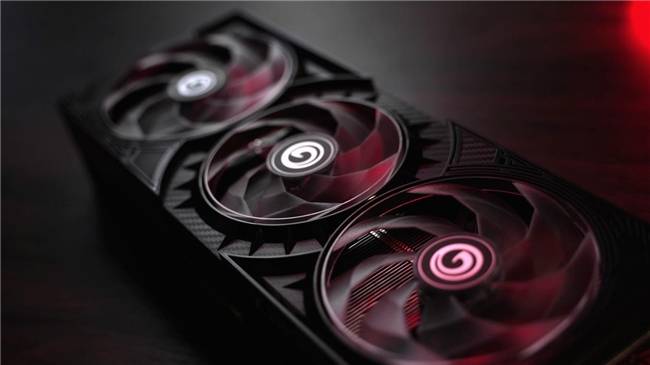 惊爆！影驰RTX 5080金属大师OC性能大揭秘 实测影驰RTX 5080金属大师OC：游戏与AI的新利器