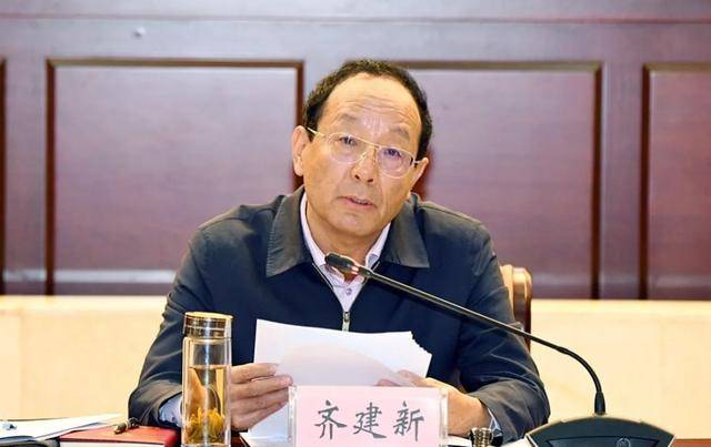 云南迪庆州官员齐建新、江楚：被“双开”背后的故事