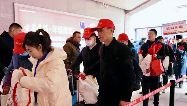 甘肃陇西：工会5点“春风送岗”，助力农民工就业之旅 陇西县2025年春风送岗：工会5点开启精准服务
