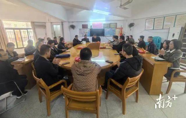 潮南区仙城镇教育工作座谈会：聚焦孩子成长的无限可能 潮南区仙城：教育座谈会为孩子成长谋新篇
