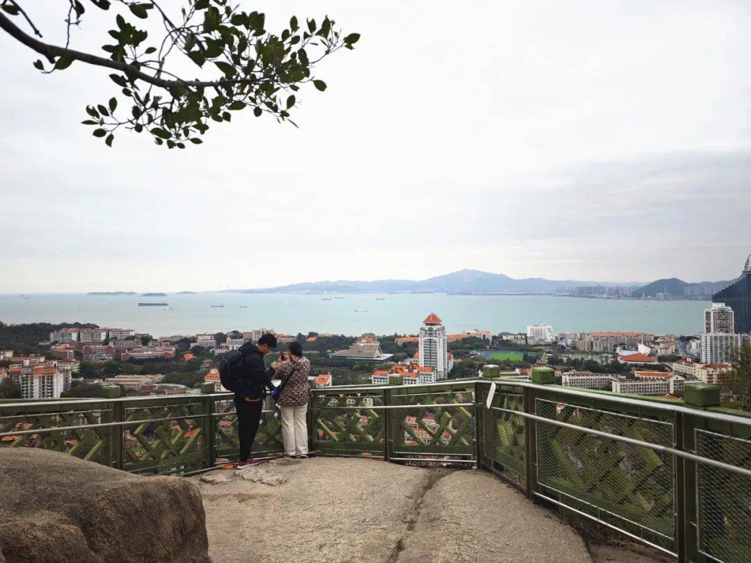 南普陀寺后山重开，五老峰之旅再启，南普陀寺后山开放：登五老峰，赏厦门老八景