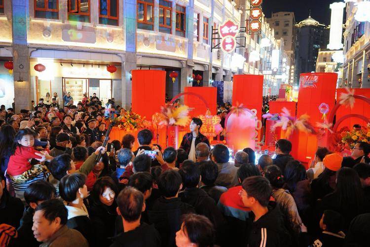梧州上元团圆光影汇：一场盛大的元宵文旅狂欢，梧州：元宵“喜乐梧州 梦幻良宵”活动的魅力与意义