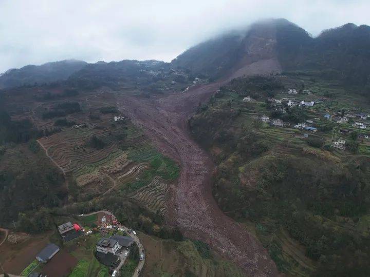 筠连山体滑坡：29人失联，救援资金已到位，四川宜宾筠连山体滑坡：灾害情况与应对措施