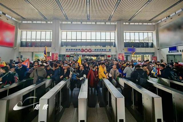 春节期间河口北站：越南游客跨境游新热点