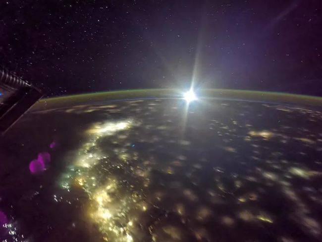 探秘神舟十二号：航天员太空生活照背后的故事 航天员汤洪波：太空拍摄月亮，照片将登总台秋晚