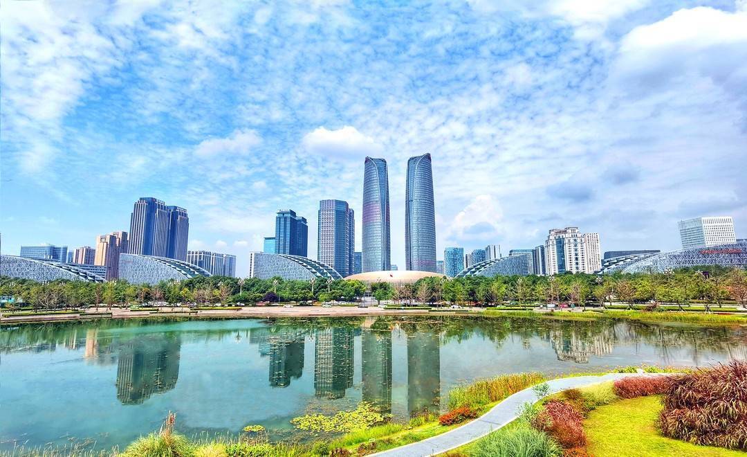成渝双城：从跑步活动看区域发展与建设规划，成渝双城：跑步之约背后的建设热潮与发展新篇