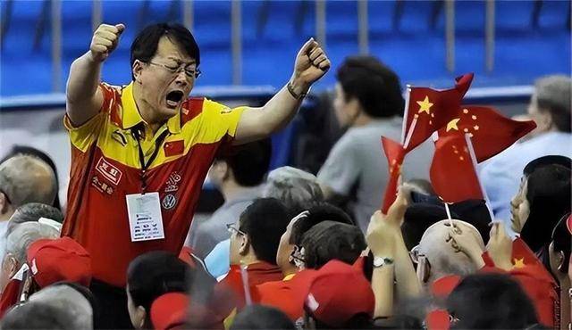 70岁吴敬平炮轰国乒，71岁尹霄火线反击，国乒男线断档争议：吴敬平与尹霄的观点碰撞