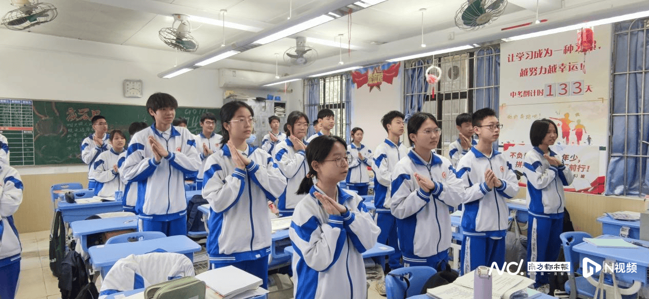 课间15分钟：广州中小学的粤语童谣时刻，十万学生唱响粤语童谣：广州课间新变化