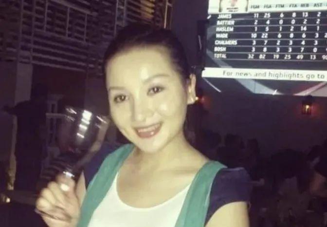 王奎荣：40岁逐梦演艺圈的励志传奇，王奎荣：梦想与爱情，年龄不是阻碍