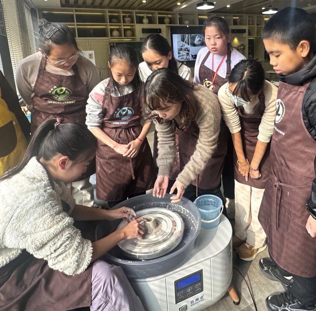 新学期，徐汇区青少年活动中心的全方位成长计划