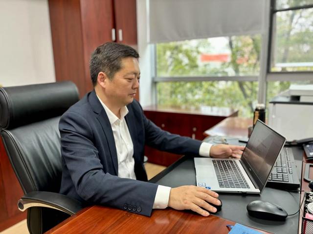 倪迪：3年聚焦海员群体，推动立法正当其时 履职3年，倪迪为海员权益和立法努力的背后