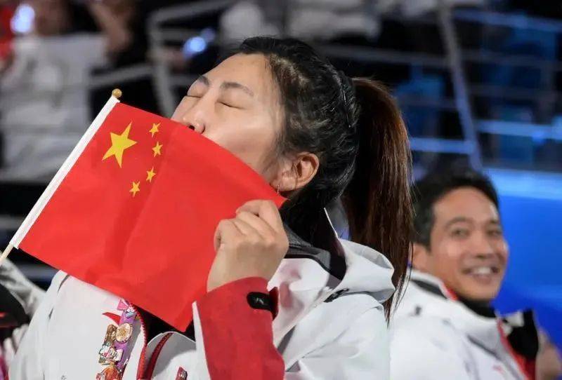 中国冰雪健儿亚冬会表现：亮点与差距，亚冬会：中国冰雪项目的成绩与挑战