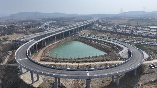 铜商高速巢湖至肥西项目开工，完善安徽高速网，铜商高速巢湖（沐集）至肥西（三河）段开钻，意义重大