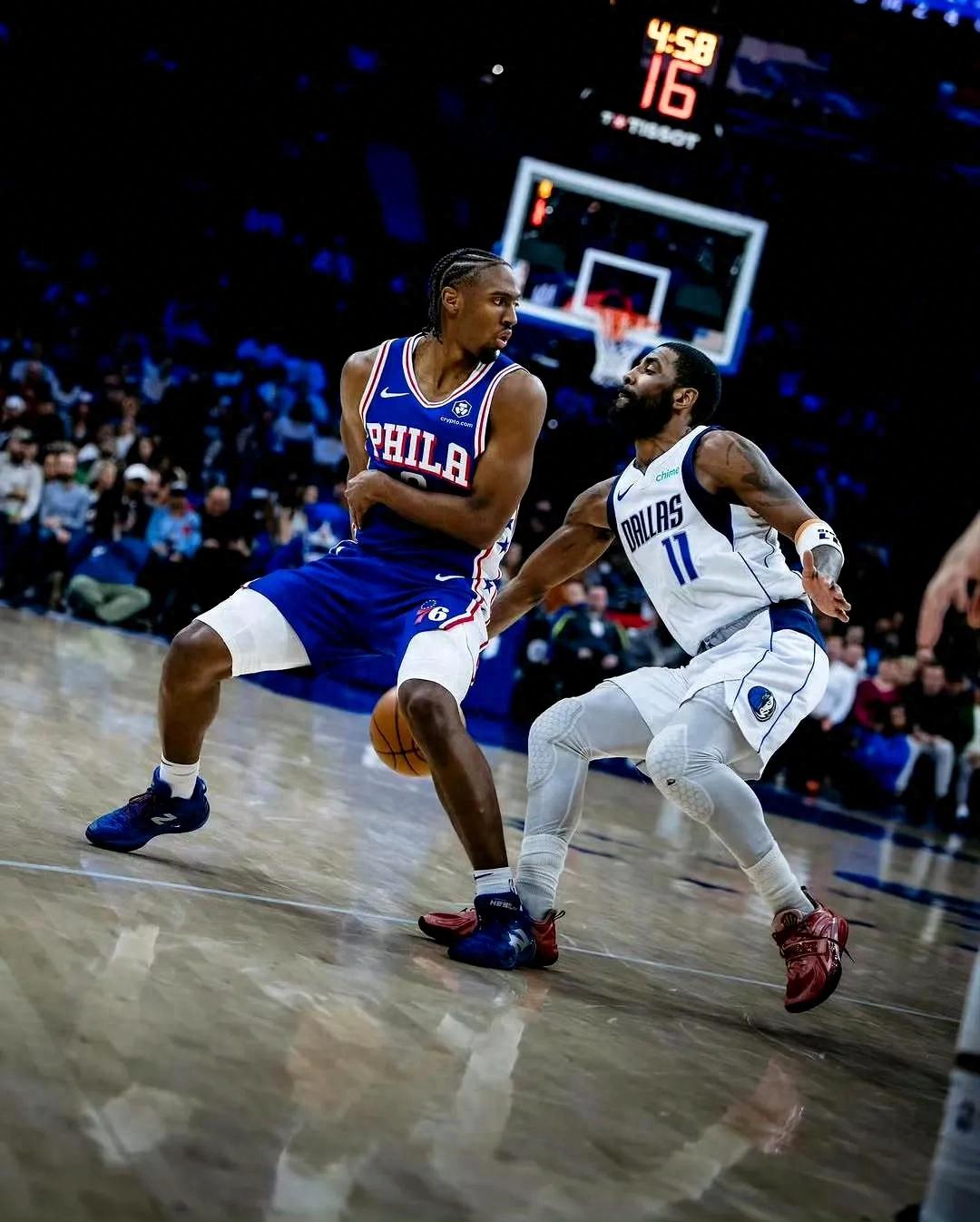 独行侠对战76人：焦灼之战背后的西部局势 2月5日NBA：独行侠与76人激战，欧文难救主