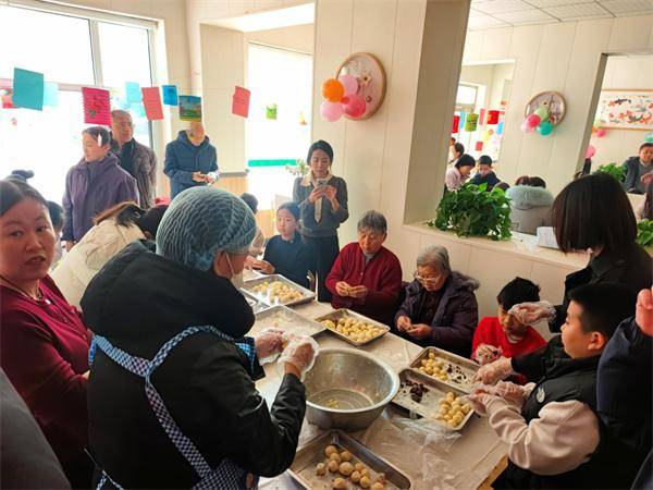 无棣：元宵活动，老幼同欢，社区温情满满，元宵佳节，无棣社区活动：老幼共乐，温情四溢
